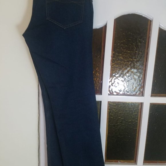 Jeans - Picture 2 of 3